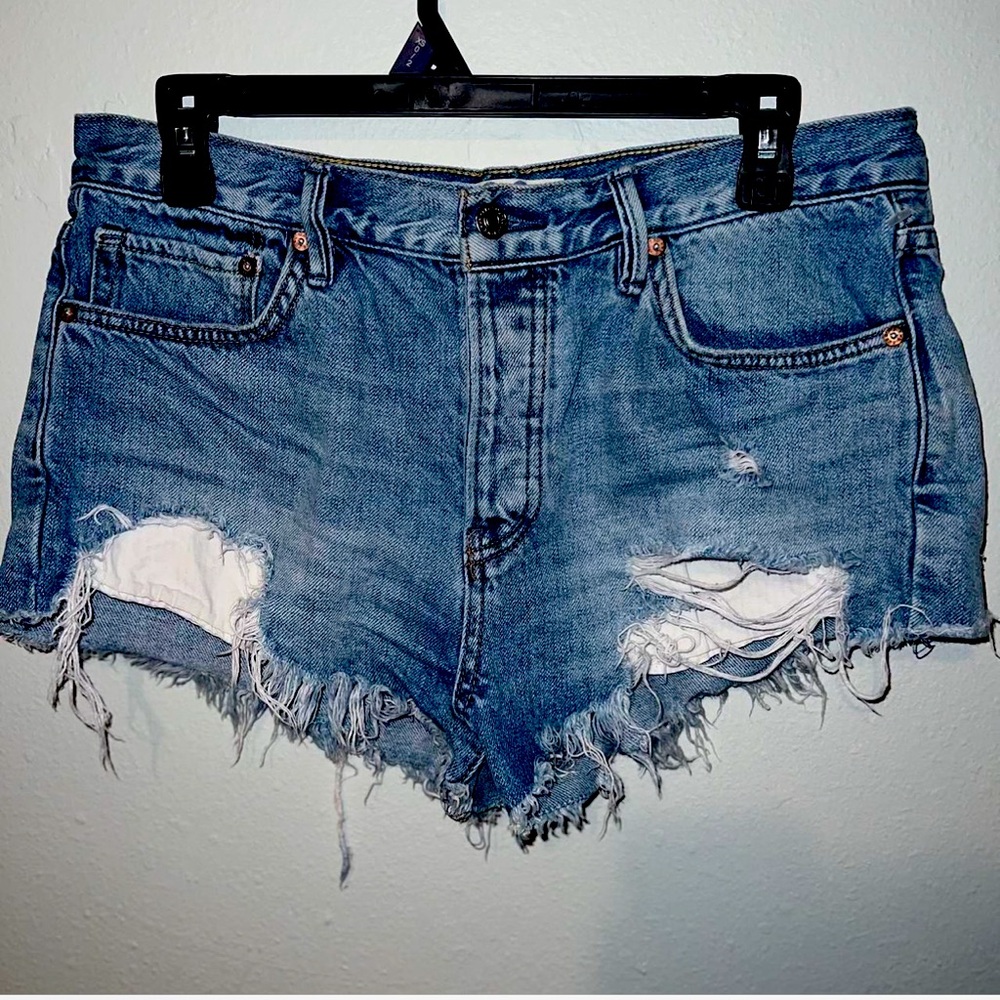 WE THE FREE low rise jean shorts!!